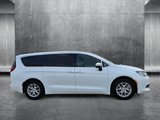 Used 2022 Chrysler Voyager LX image 4