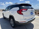 Used 2024 GMC Terrain SLT image 3