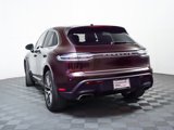 Certified 2023 Porsche Macan image 3