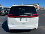 Used 2022 Chrysler Pacifica Touring-L image 5