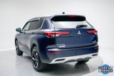 Used 2023 Mitsubishi Outlander SE image 3