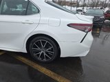 Used 2021 Toyota Camry SE image 3