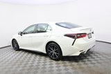 Used 2022 Toyota Camry SE image 3