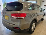 Used 2017 Kia Sorento LX w/ LX Convenience Package image 5
