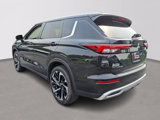 Used 2022 Mitsubishi Outlander SE image 5