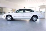 Used 1999 Ford Taurus SE image 4