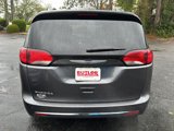 Used 2020 Chrysler Pacifica Touring-L image 4