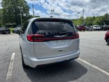 Used 2023 Chrysler Pacifica Touring-L image 5