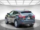 Used 2020 Nissan Rogue Sport SV image 2