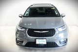 Used 2023 Chrysler Pacifica Limited image 3