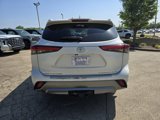 Used 2021 Toyota Highlander Platinum image 4