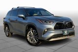 Used 2021 Toyota Highlander Platinum image 2