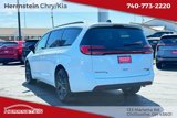 Used 2023 Chrysler Pacifica Limited w/ S Appearance Package image 5