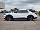 Used 2021 Ford Explorer XLT w/ Equipment Group 202A image 4