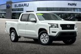 Used 2022 Nissan Frontier SV image 2