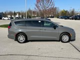 New 2025 Chrysler Pacifica Select image 3