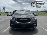 Used 2023 Chrysler Pacifica Touring-L image 2