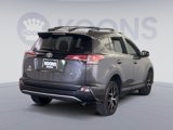 Used 2018 Toyota RAV4 SE image 4