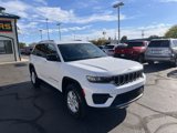 Used 2023 Jeep Grand Cherokee Laredo image 3