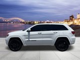 Used 2021 Jeep Grand Cherokee Laredo X image 2