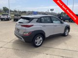 Used 2023 Hyundai Kona SE image 5