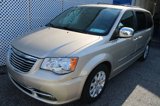 Used 2012 Chrysler Town & Country Touring-L image 6