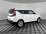 Used 2022 Kia Soul LX image 3