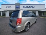 Used 2017 Dodge Grand Caravan SXT image 3