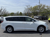 Used 2020 Chrysler Pacifica Limited image 3