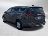 Used 2023 Chrysler Pacifica Touring-L image 5