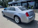 Used 2017 Chrysler 300 C image 5