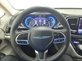 Used 2022 Chrysler Pacifica Touring-L image 5