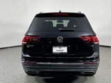 Used 2018 Volkswagen Tiguan SE w/ Panoramic Sunroof Package image 5