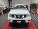 Used 2018 Nissan Frontier SV image 2