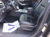 Used 2022 Ford Explorer XLT w/ Equipment Group 202A image 6