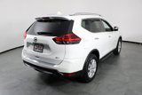 Used 2017 Nissan Rogue SV image 3