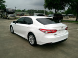 Used 2019 Toyota Camry LE image 2