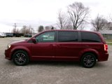 Used 2018 Dodge Grand Caravan SE image 2