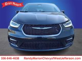 Used 2023 Chrysler Pacifica Touring-L image 2