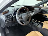Used 2024 Lexus ES 300h Ultra Luxury image 4