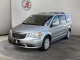 Used 2016 Chrysler Town & Country Touring image 3