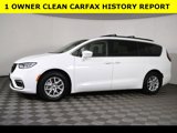 Used 2022 Chrysler Pacifica Touring-L image 4