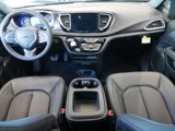 New 2025 Chrysler Pacifica Select image 6