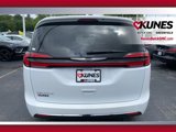Used 2022 Chrysler Pacifica Touring-L w/ Uconnect Theater Family Group image 6