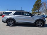 Certified 2022 Ford Explorer XLT w/ Equipment Group 202A image 3