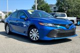 Used 2020 Toyota Camry LE image 2
