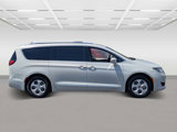 Used 2017 Chrysler Pacifica Touring-L Plus image 6