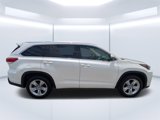 Used 2017 Toyota Highlander Limited image 2