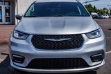 Used 2023 Chrysler Pacifica Touring-L image 2