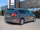 Used 2017 Chrysler Pacifica Limited w/ UConnect Theater Package image 4